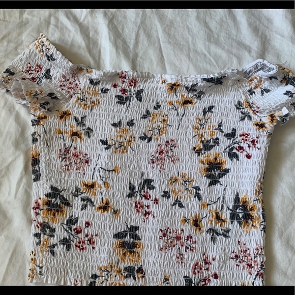 Garage Tops - Off the Shoulder Floral Crop Top